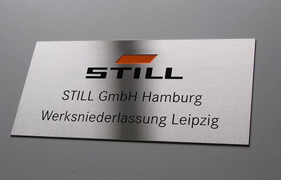 Graviertes Edelstahlschild Graviertes Edelstahlschild
