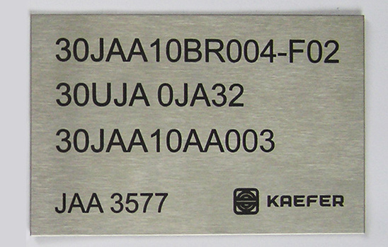 Typenschild Edelstahl mit Laserbeschriftung schwarz Typenschild Edelstahl mit Laserbeschriftung schwarz