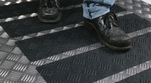 3M Safety-Walk Antirutschbelag, Typ 2 Verformbar, schwarz, 150 mm x 18,3 m